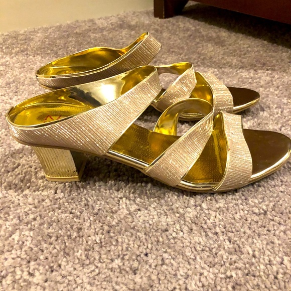 Sandals | Kidz Collection - Picture 1 of 7